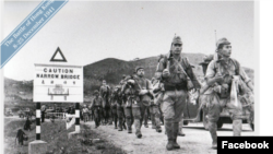 历史资料照片:1941年12月8日,日军从深圳步入香港。 (图片来源 :Watershed Hong Kong 网站)
