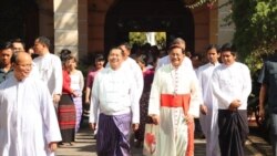ခရစ္စမတ်စ် မိတ်ဆုံစားပွဲ ဗိုလ်ချုပ်မှူးကြီး တက်တဲ့အပေါ် အမြင်တချို့ ခရစ္စမတ်စ် မိတ်ဆုံစားပွဲ ဗိုလ်ချုပ်မှူးကြီး တက်တဲ့အပေါ် အမြင်တချို့