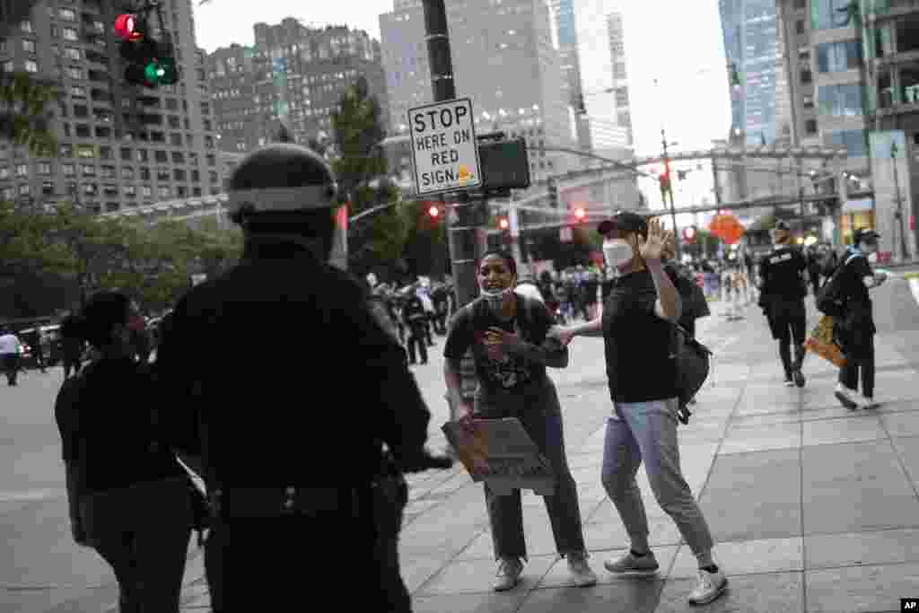 New York ပြည်နယ် New York မြို့က ဆန္ဒပြပွဲ မြင်ကွင်း။ 