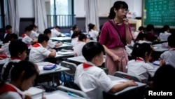 中国武汉一间小学的课堂情景。(2020年9月4日)