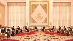 ကာကွယ်ရေးဦးစီးချုပ်နဲ့ တရုတ်သံတမန် မြန်မာ့ငြိမ်းချမ်းရေးဆွေးနွေး ကာကွယ်ရေးဦးစီးချုပ်နဲ့ တရုတ်သံတမန် မြန်မာ့ငြိမ်းချမ်းရေးဆွေးနွေး
